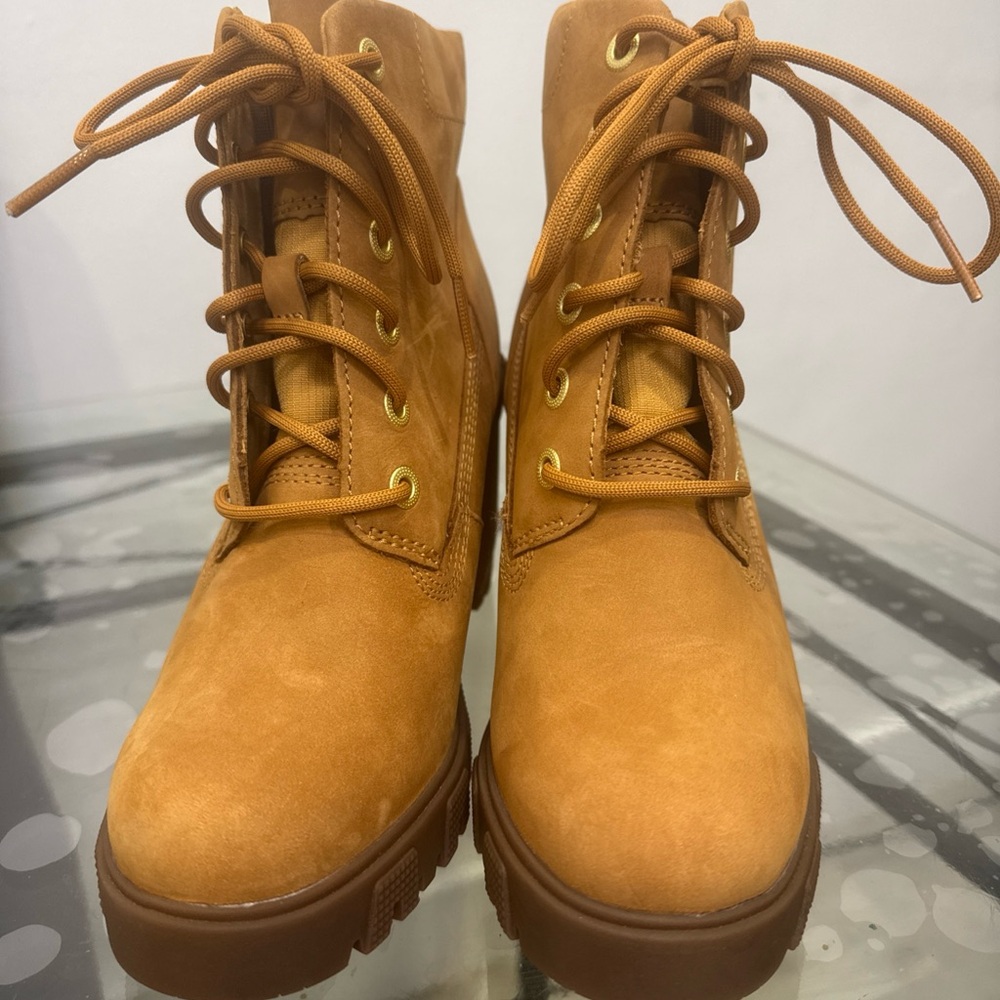 Timberland Wheat Suede Lug-Heel Lace-Up Ankle Boots - Picture 2 of 9